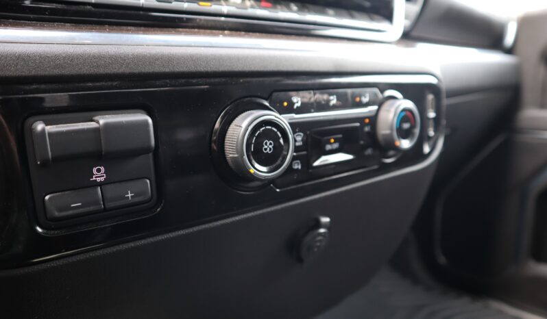 
2023 Chevrolet Silverado full									