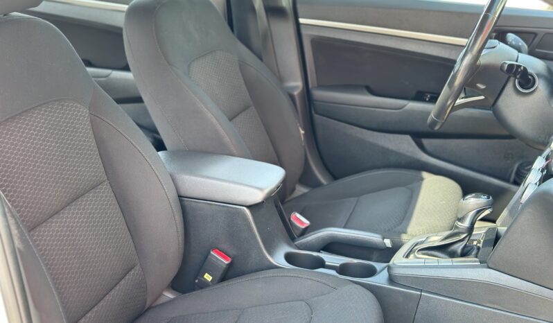 
2017 HYUNDAI ELANTRA SE full									