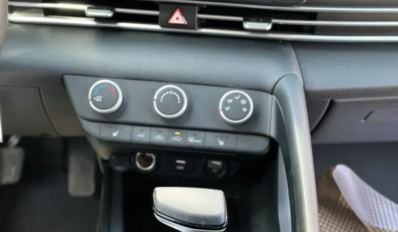 
2022 HYUNDAI ELANTRA SEL full									