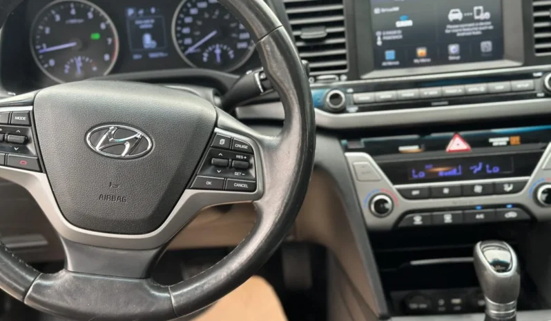 
2017 HYUNDAI ELANTRA SE full									