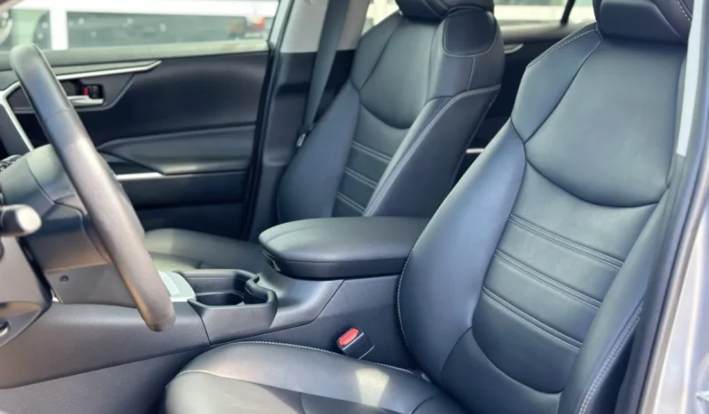 
2021 TOYOTA RAV4 XLE full									