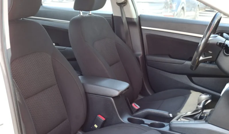 
2019 HYUNDAI SANTA FE XL SE full									