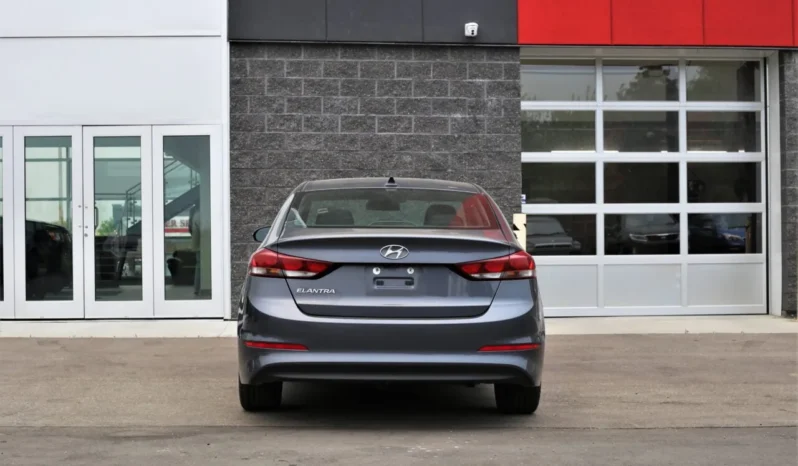 
2017 HYUNDAI ELANTRA SE full									