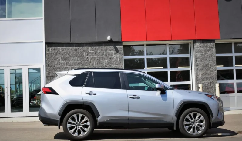 
2021 TOYOTA RAV4 XLE full									
