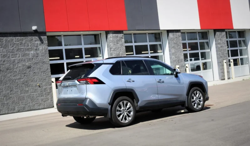 
2021 TOYOTA RAV4 XLE full									
