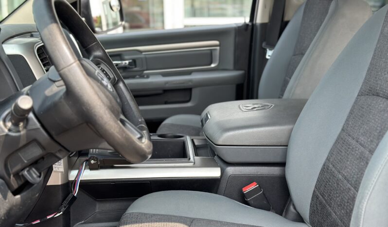 
2015 RAM 1500 SLT full									