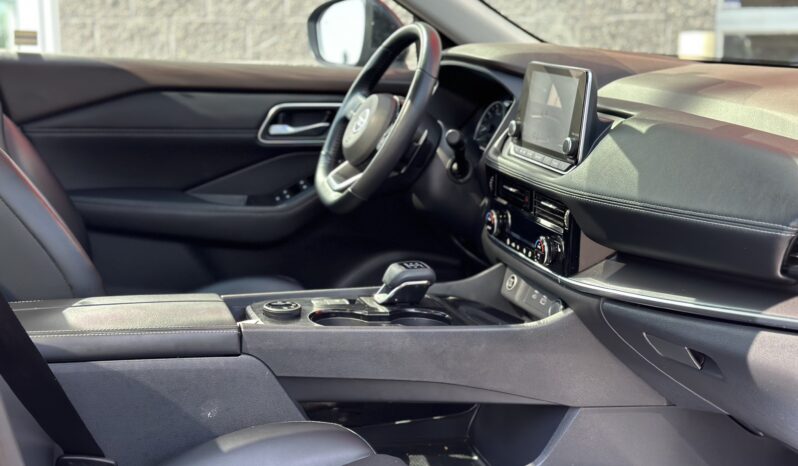 
2021 NISSAN ROGUE SV AWD full									