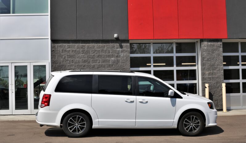 
2019 Dodge Grand Caravan SXT full									
