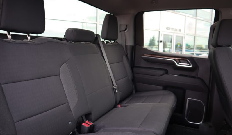 
2023 Chevrolet Silverado full									