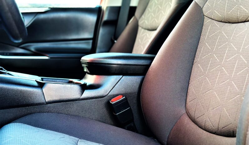 
2019 TOYOTA RAV4 LE AWD full									