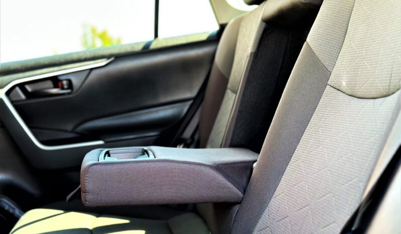 
2019 TOYOTA RAV4 LE AWD full									