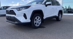 2025 TOTOYA RAV4 LE