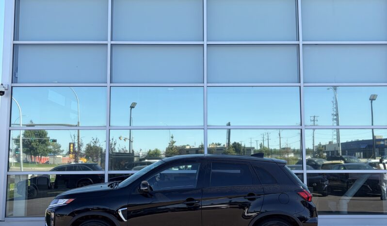 
2022 MITSUBISHI RVR SE full									