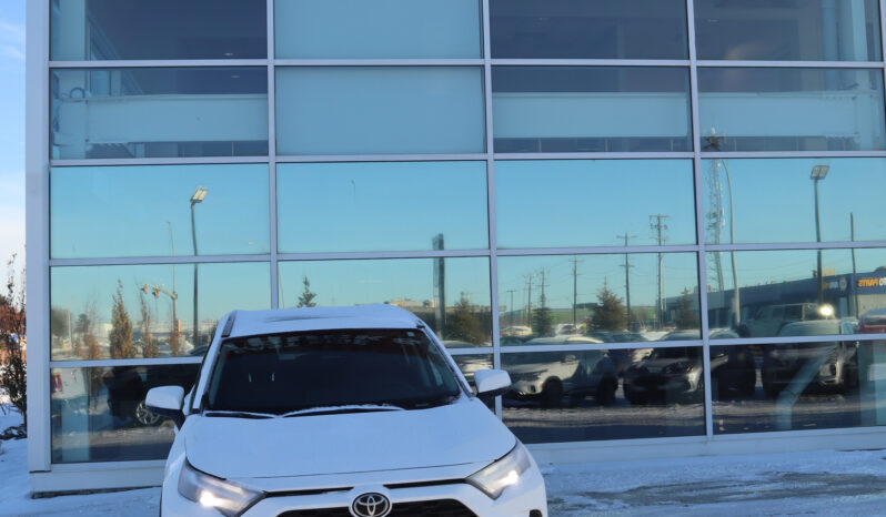 
2023 TOYOTA RAV4 XLE full									