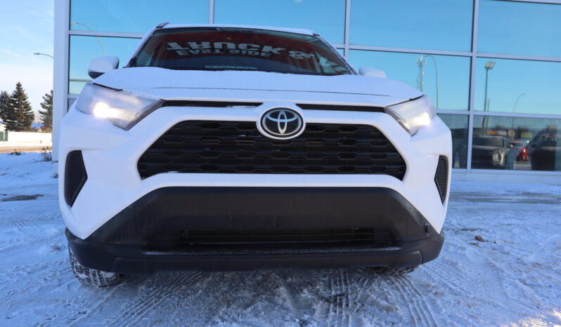 
2023 TOYOTA RAV4 XLE full									