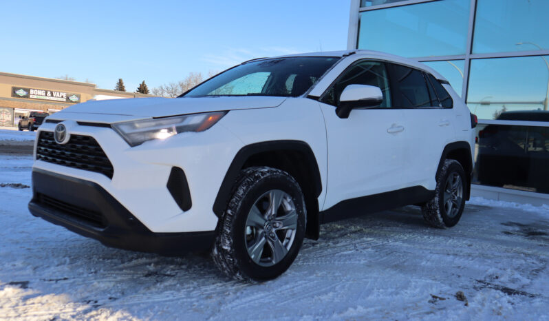 
2023 TOYOTA RAV4 XLE full									