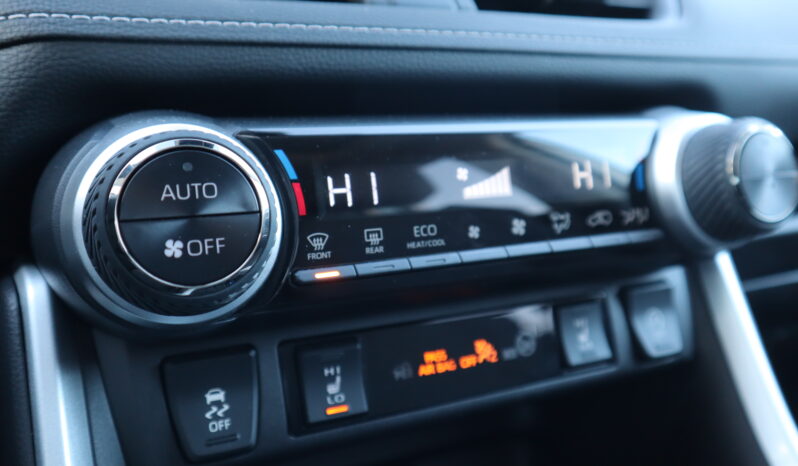 
2023 TOYOTA RAV4 XLE full									