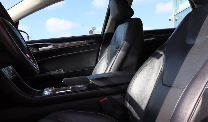 
2019 Ford Fusion Hybrid full									