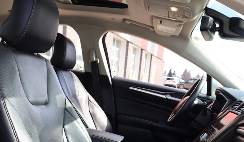 
2019 Ford Fusion Hybrid full									