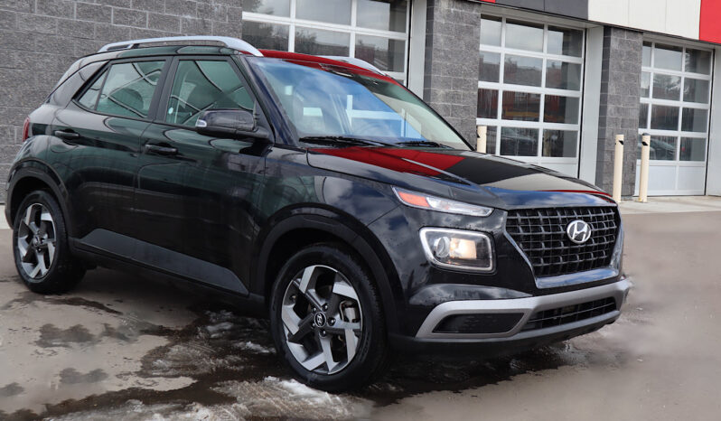 
2021 Hyundai Venue SEL full									