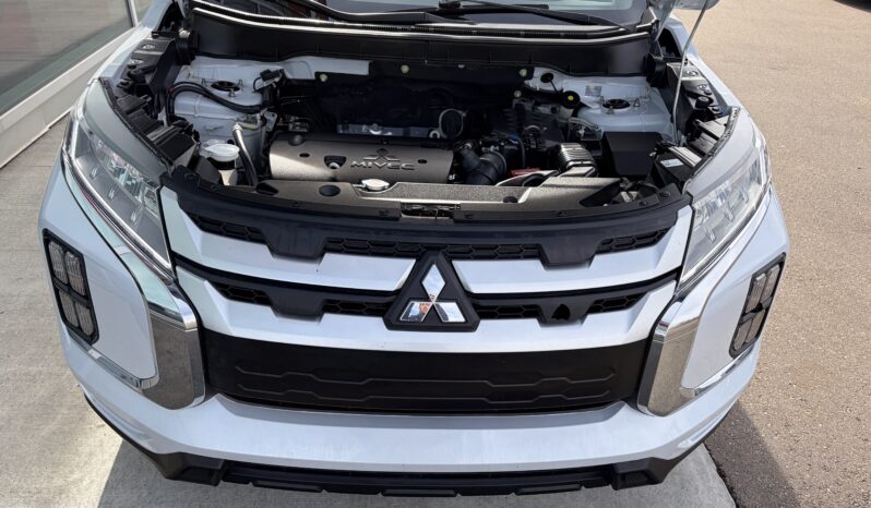 
2022 MITSUBISHI RVR ES full									