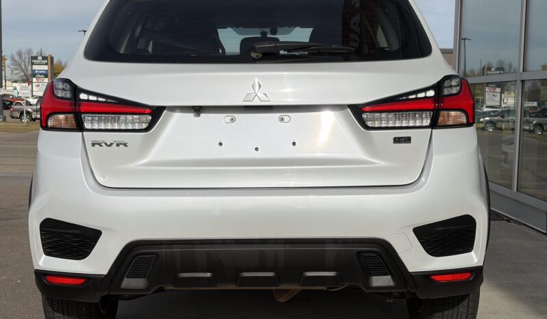 
2022 MITSUBISHI RVR ES full									