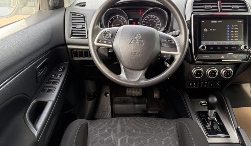 
2022 MITSUBISHI RVR ES full									