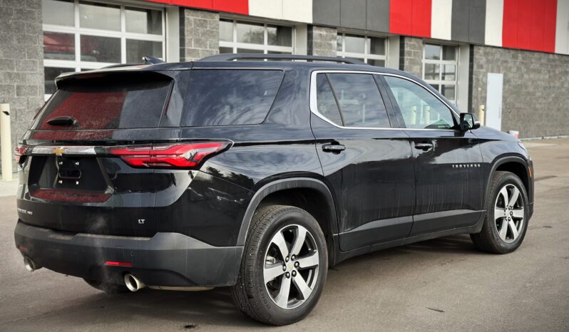 2023 Chevrolet Traverse LT full