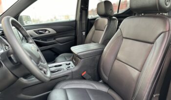 2023 Chevrolet Traverse LT full