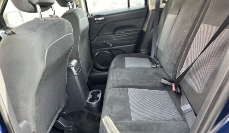 
2016 Jeep Patriot Sport full									