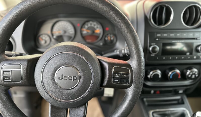
2016 Jeep Patriot Sport full									