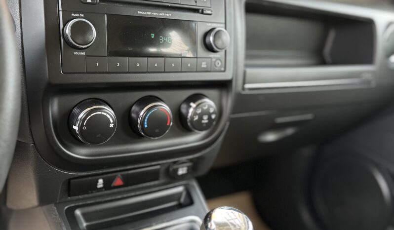 
2016 Jeep Patriot Sport full									