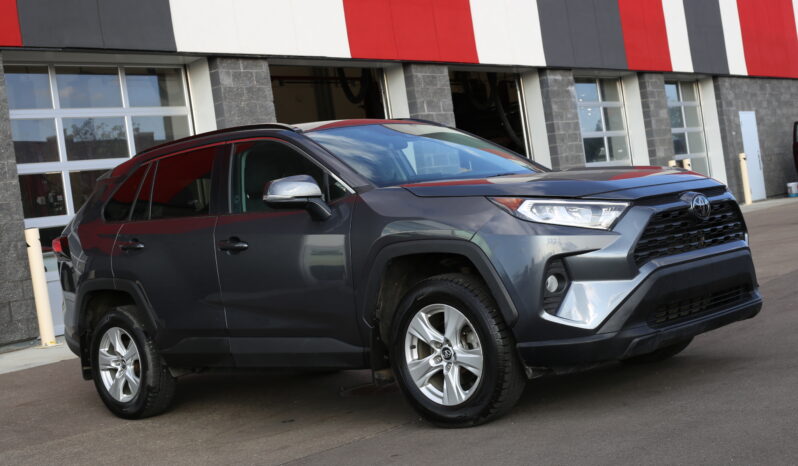 
2020 TOYOTA RAV4 XLE full									