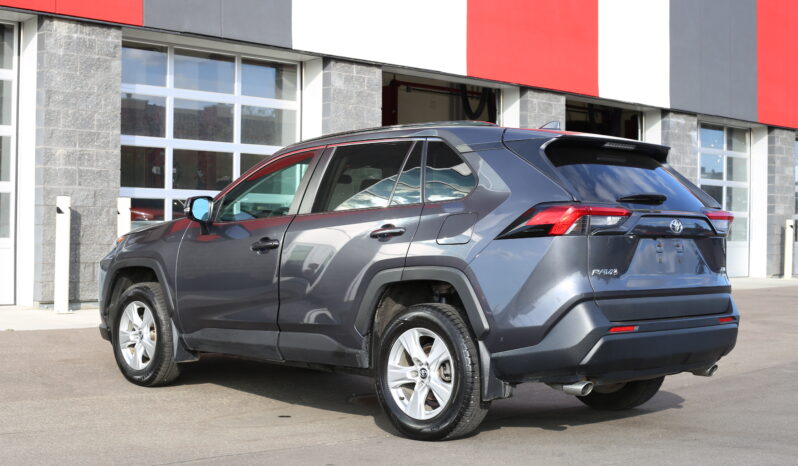 
2020 TOYOTA RAV4 XLE full									