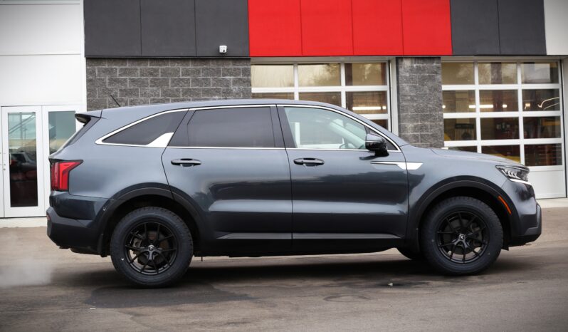 
2022 KIA SORENTO LX full									