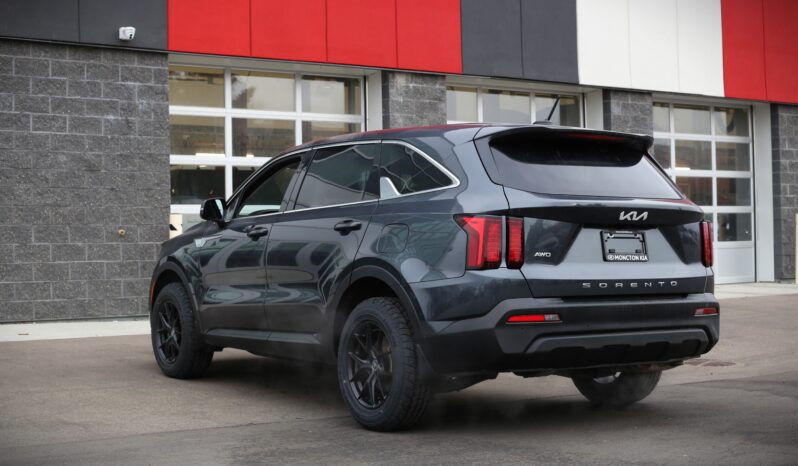 
2022 KIA SORENTO LX full									