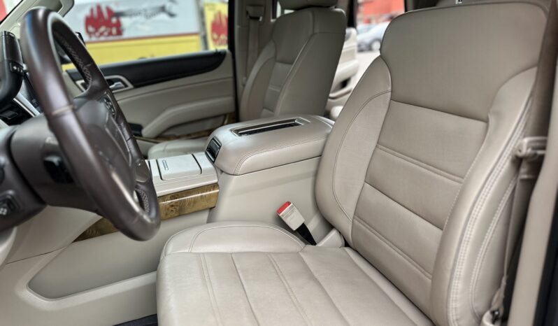 
2017 GMC YUKON DENALI full									