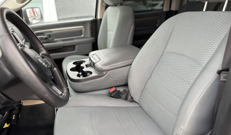 
2017 RAM 1500 SLT full									