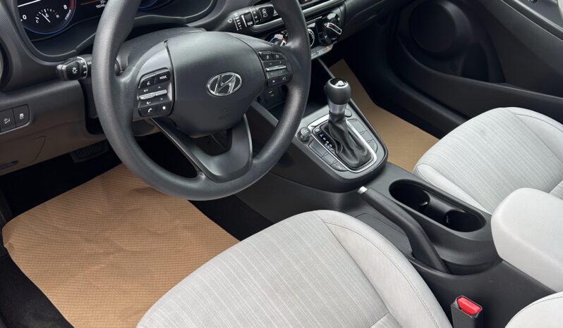 
2022 HYUNDAI KONA LE full									