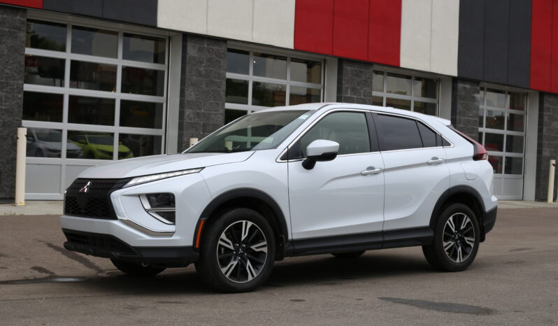 
2023 MITSUBISHI ECLIPSE CROSS ES full									