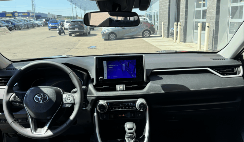 
2024 TOYOTA RAV4 XLE full									