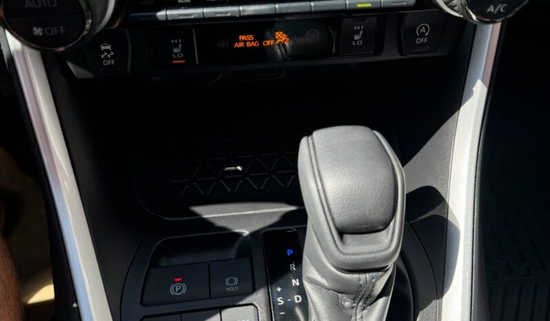 
2024 TOYOTA RAV4 XLE full									