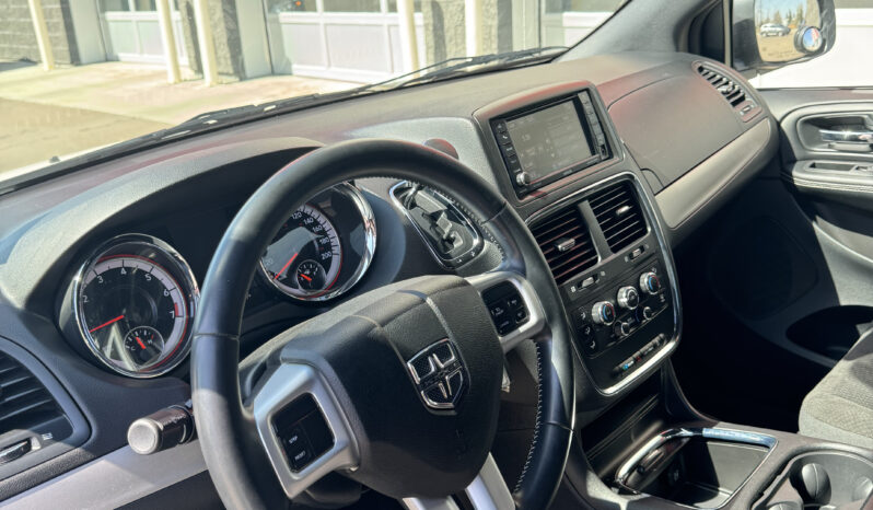 
2019 Dodge Grand Caravan SXT full									