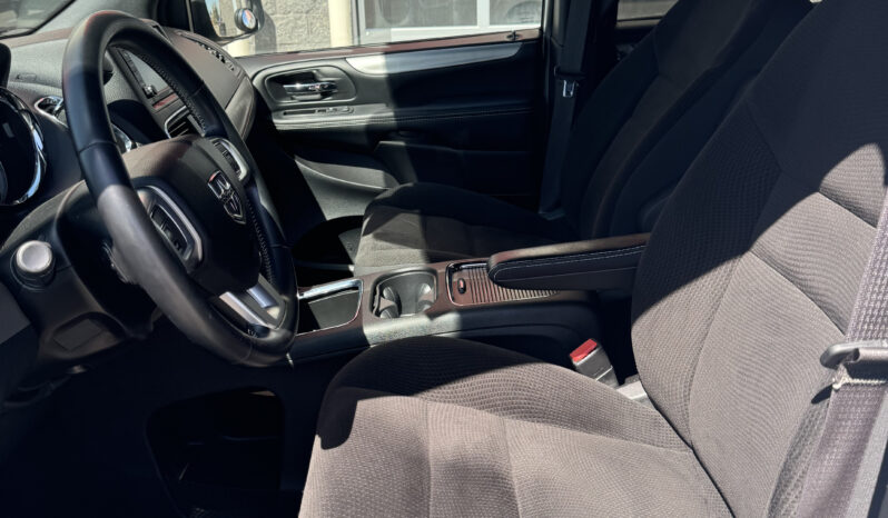 
2019 Dodge Grand Caravan SXT full									