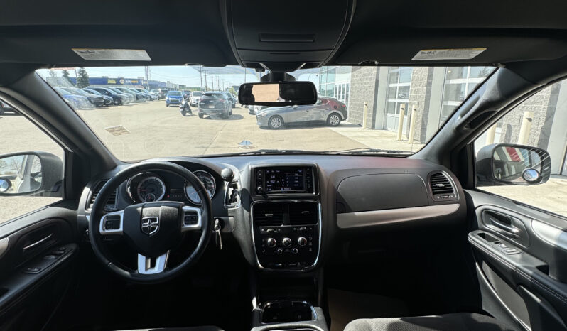 
2019 Dodge Grand Caravan SXT full									