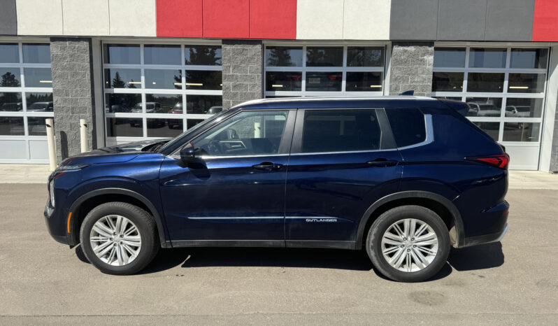 
2024 MITSUBISHI OUTLANDER SE full									