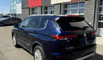 
2024 MITSUBISHI OUTLANDER SE full								
