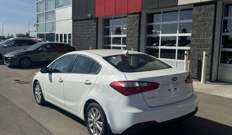 
2016 KIA FORTE LX full									