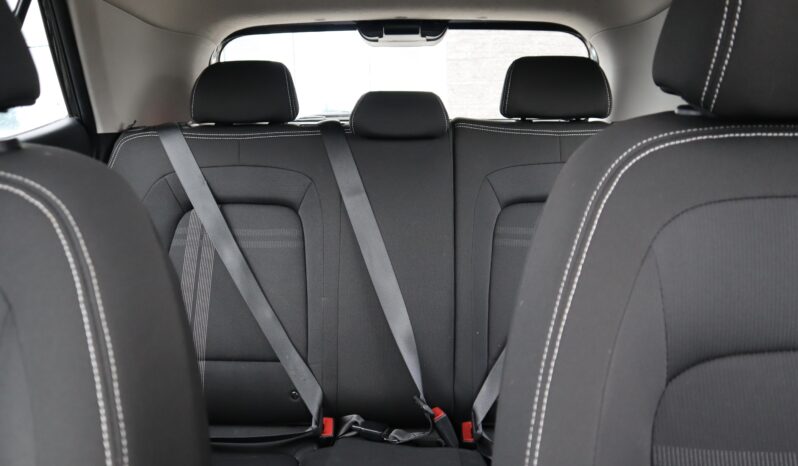 
2021 Hyundai Venue SEL full									