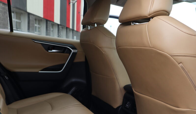 
2020 Toyota Rav4 full									